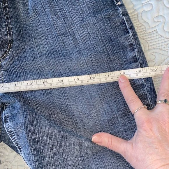 Chico's Platinum Stretch Jeans Size 1.5 Short decorated pocket - Picture 7 of 8